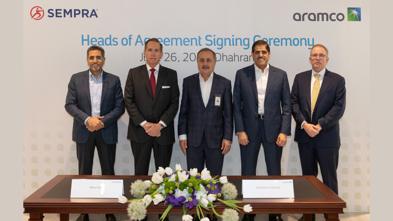At the signing ceremony, from left: Aramco Executive Vice President of Gas Abdulkarim A. Al-Ghamdi, Sempra Chairman and CEO Jeffrey W. Martin, Aramco President & CEO Amin H. Nasser, Aramco Upstream President Nasir K. Al-Naimi, and Sempra Infrastructure President of LNG Martin Hupka.