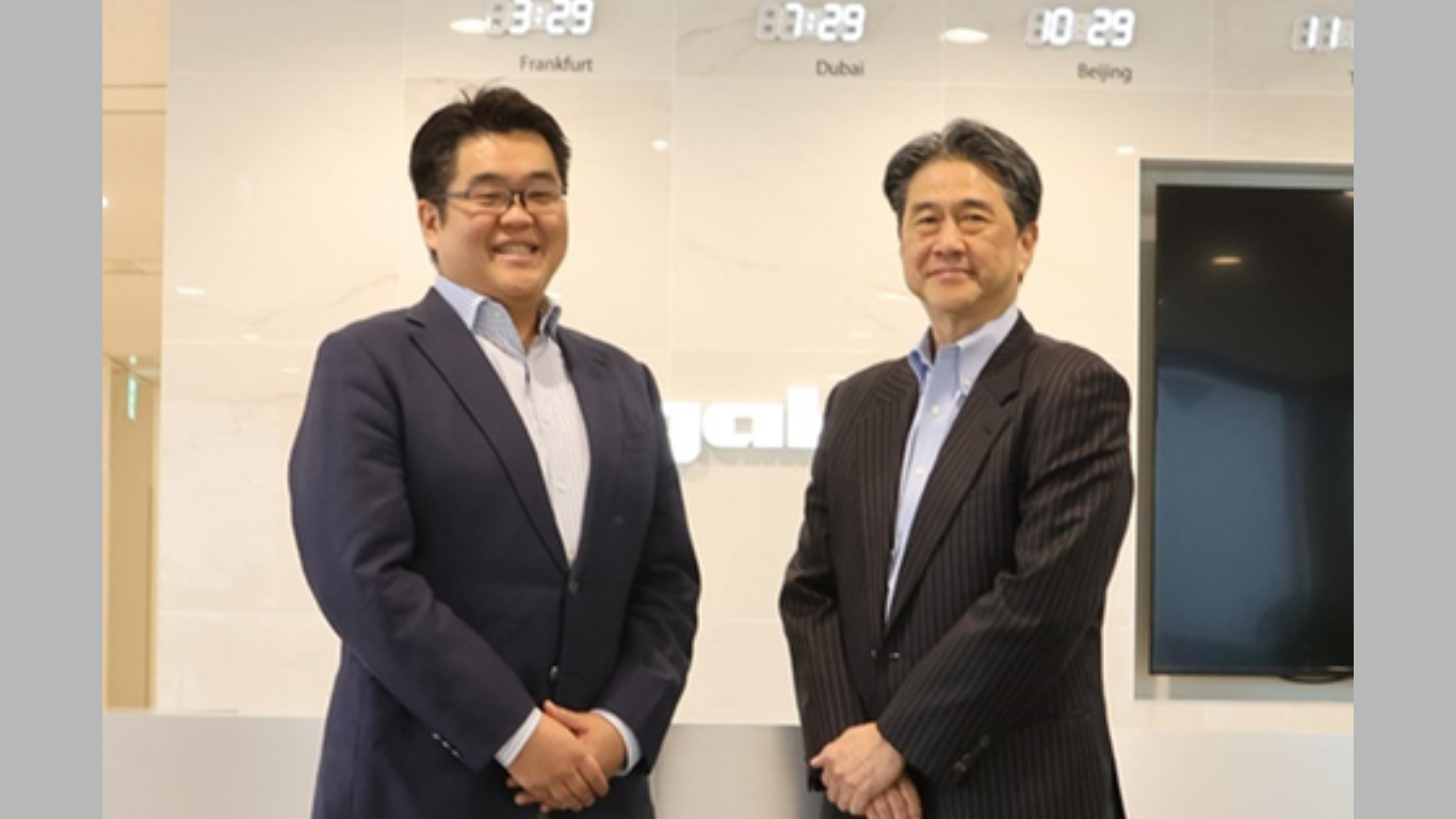 Left Keitaro Iwaki, President & Representative Director, SPERA PHARMA; Right Jun Kawakami, President and CEO, Rigaku (Photo Courtesy: Business Wire)