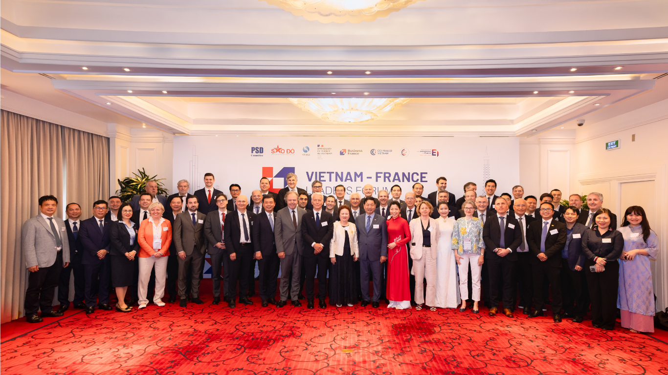 FPT Participates in Vietnam-France Leaders Forum to Strengthen Business Cooperation