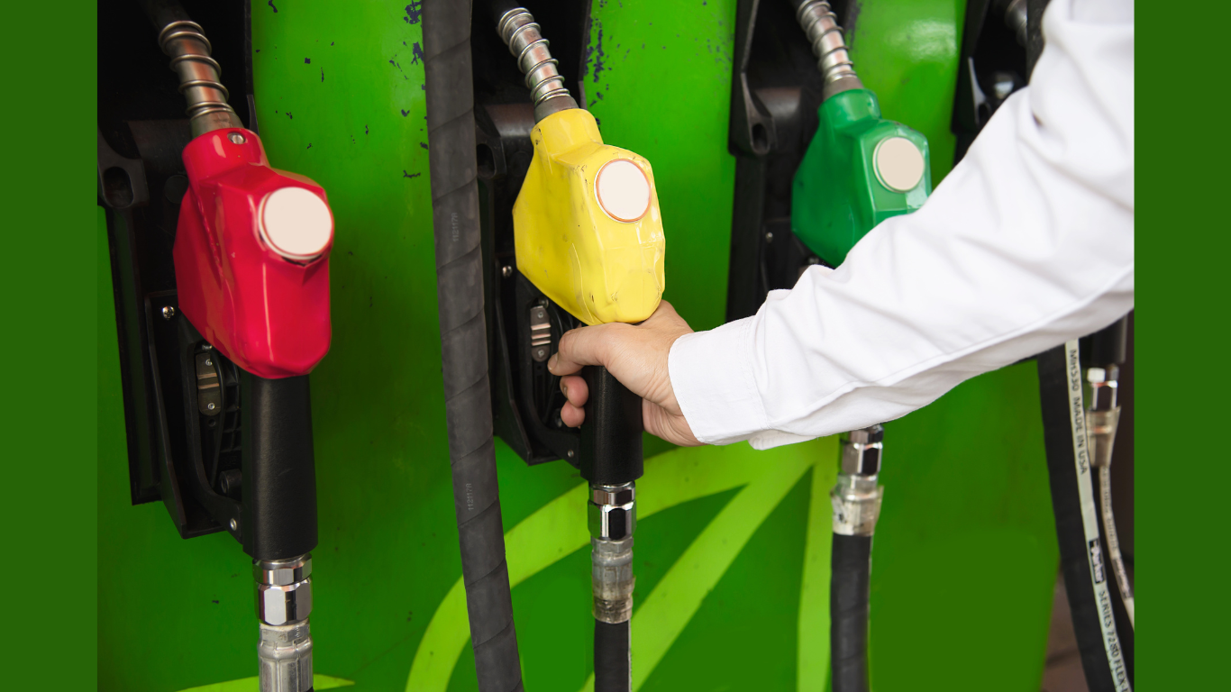 Smarter Fuel Tank Forecasting to Maximize Efficiency and Lower Operational Costs (Image Courtesy: Freepik)