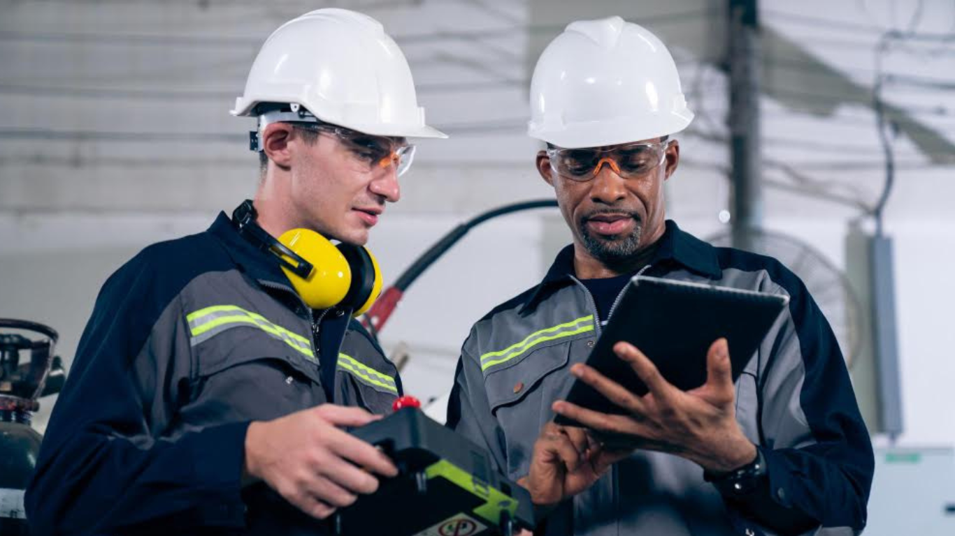 Why Your Field Teams Are Losing Hours And How to Win Them Back