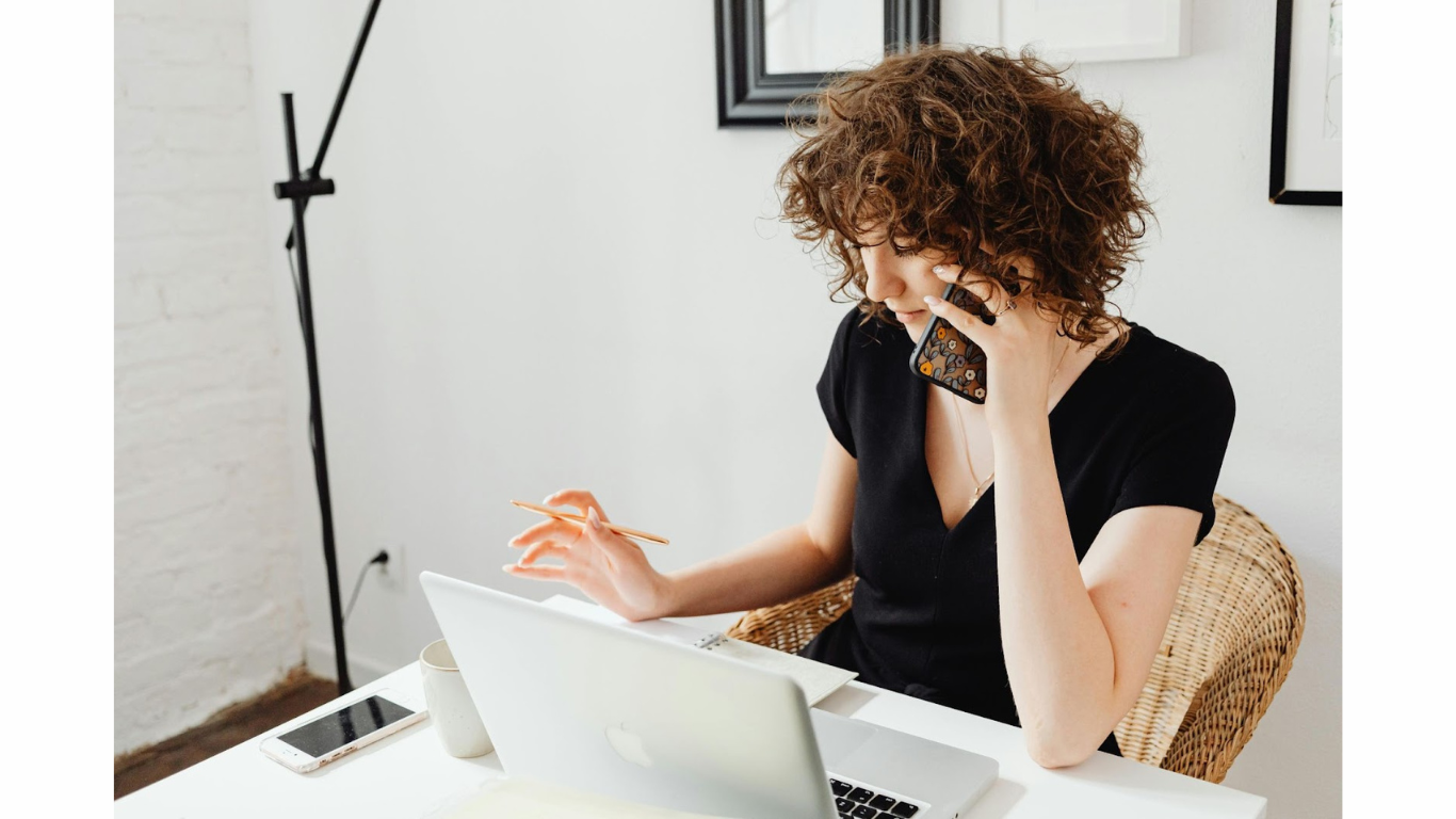 How to Work With Business Essay Writers (The Right Way)