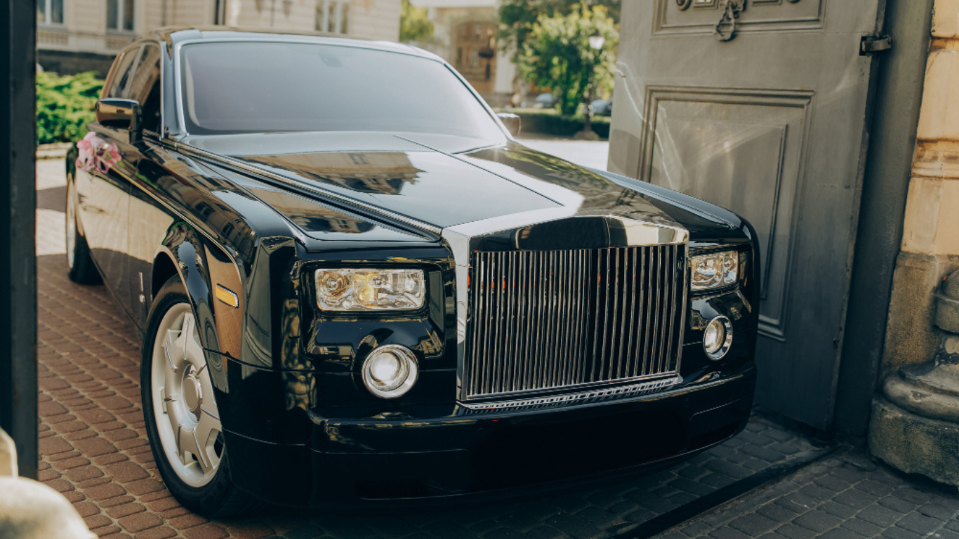 Why Rolls Royce Holds Its Value In the Pre-Owned Car Market in Dubai