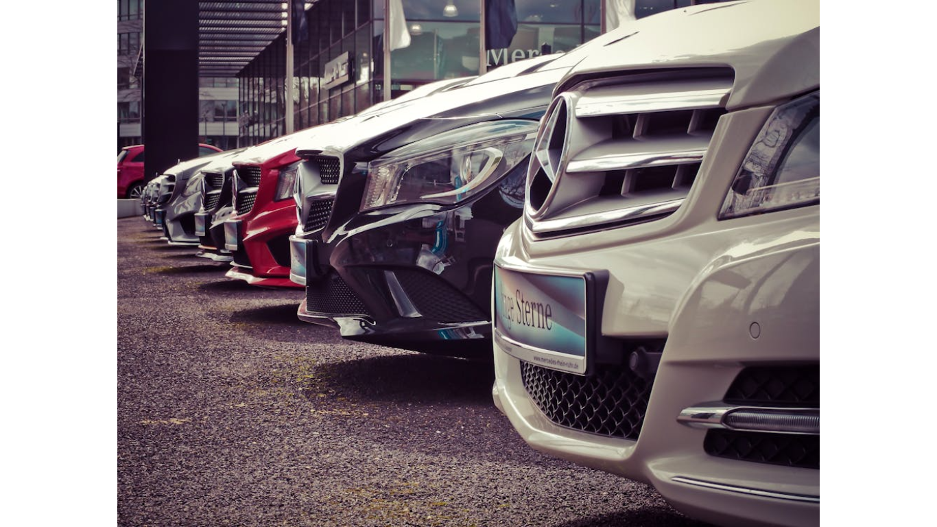 Why Smart Business Travelers Book Airport Car Hires First https://www.pexels.com/photo/mercedes-benz-parked-in-a-row-164634/