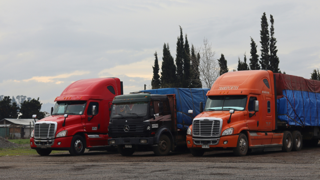 A Guide to Managing A Fleet Without Stress Through Smarter Tech Solutions https://unsplash.com/photos/three-trucks-are-parked-in-a-lot-JS-Ap3Ssafc