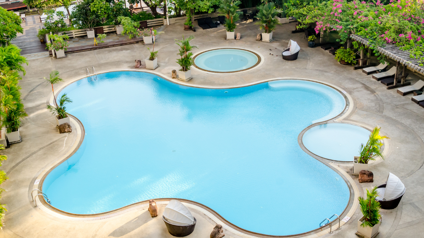 Breathwork by the Pool: How Water Enhances Relaxation Practices