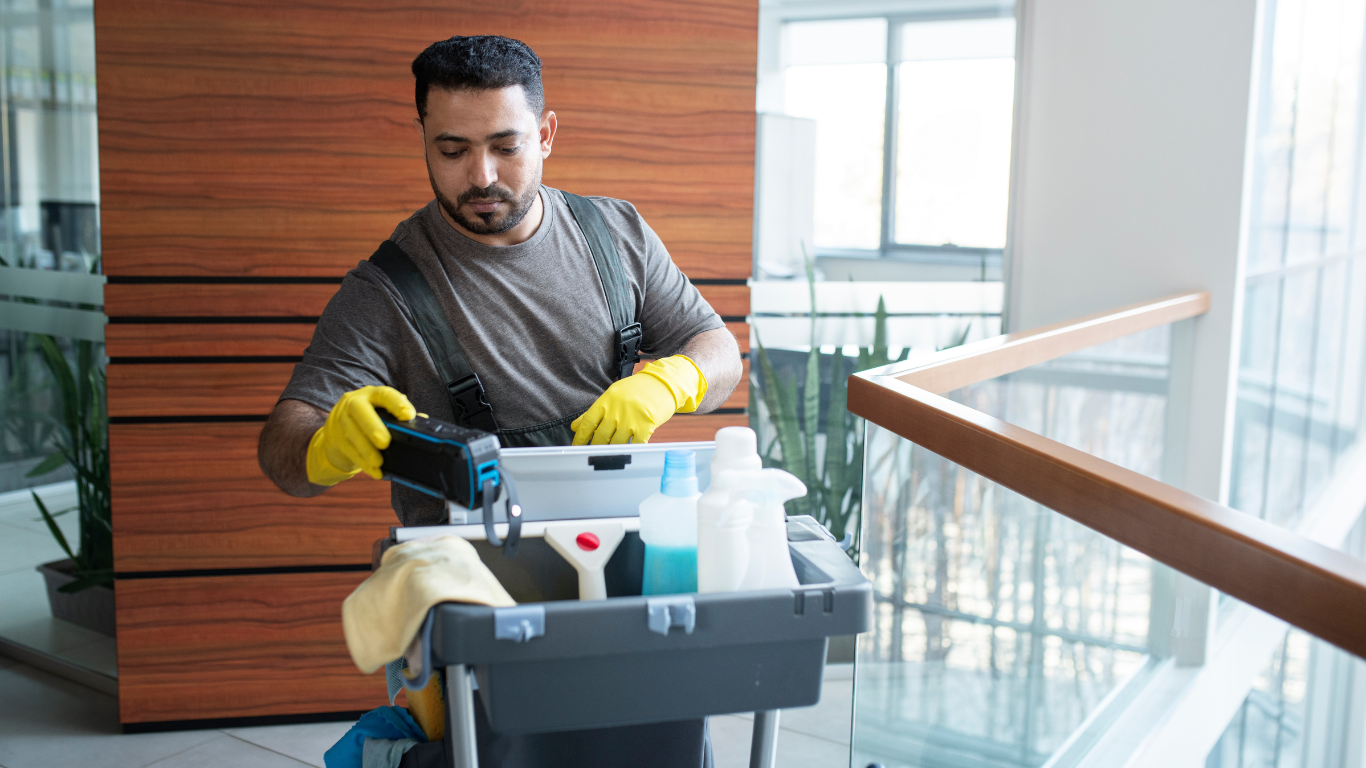 Expert Tips on Maintaining Your Office with Commercial Cleaning Kansas City