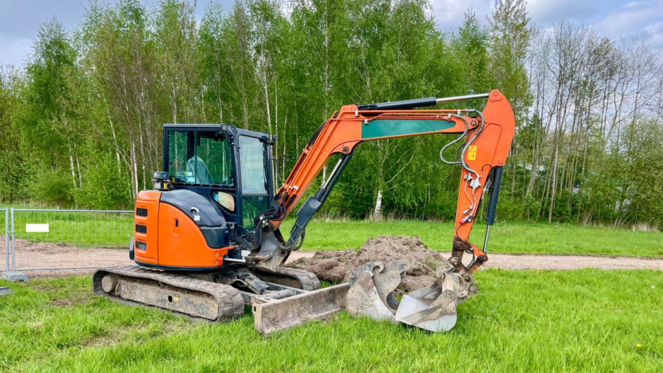 How Mini Excavators Help Contractors Take On More Specialized Projects