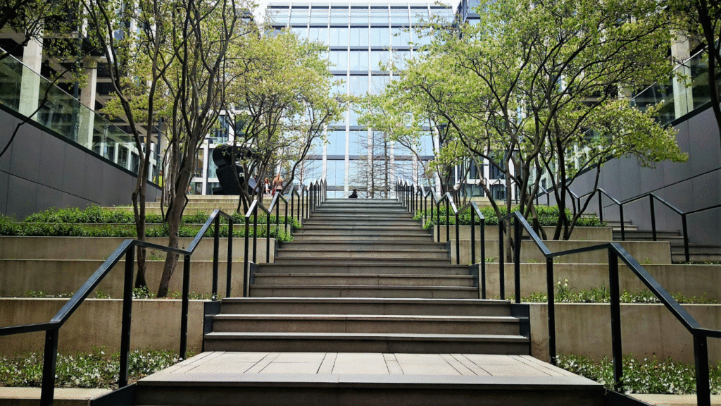 How a Well-Maintained Yard Reflects Your Company’s Image