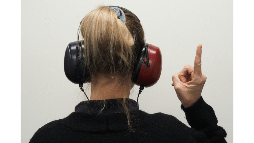 "Zoe Newport, zoe.newport@kickassoutreach.com"