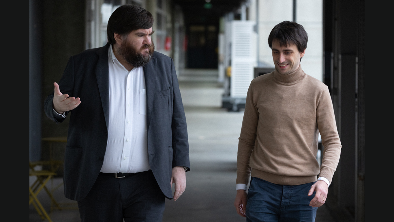 Horizon Quantum CEO Dr Joe Fitzsimons and Alice & Bob CEO Dr Théau Peronnin (Image Courtesy: Business Wire)