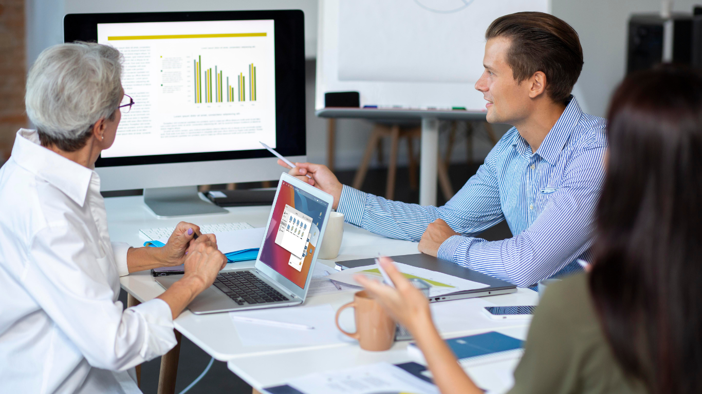 How to Choose the Right Financial Reporting Software for SaaS Business