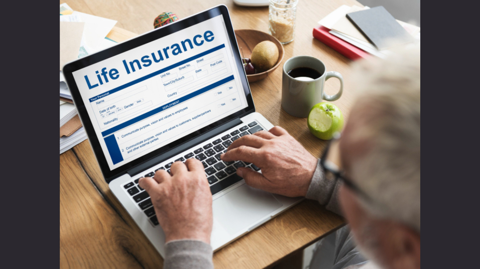 How to Compare Life Insurance Policies and Choose the Right One (Image Credit: rawpixel.com on Freepik)
