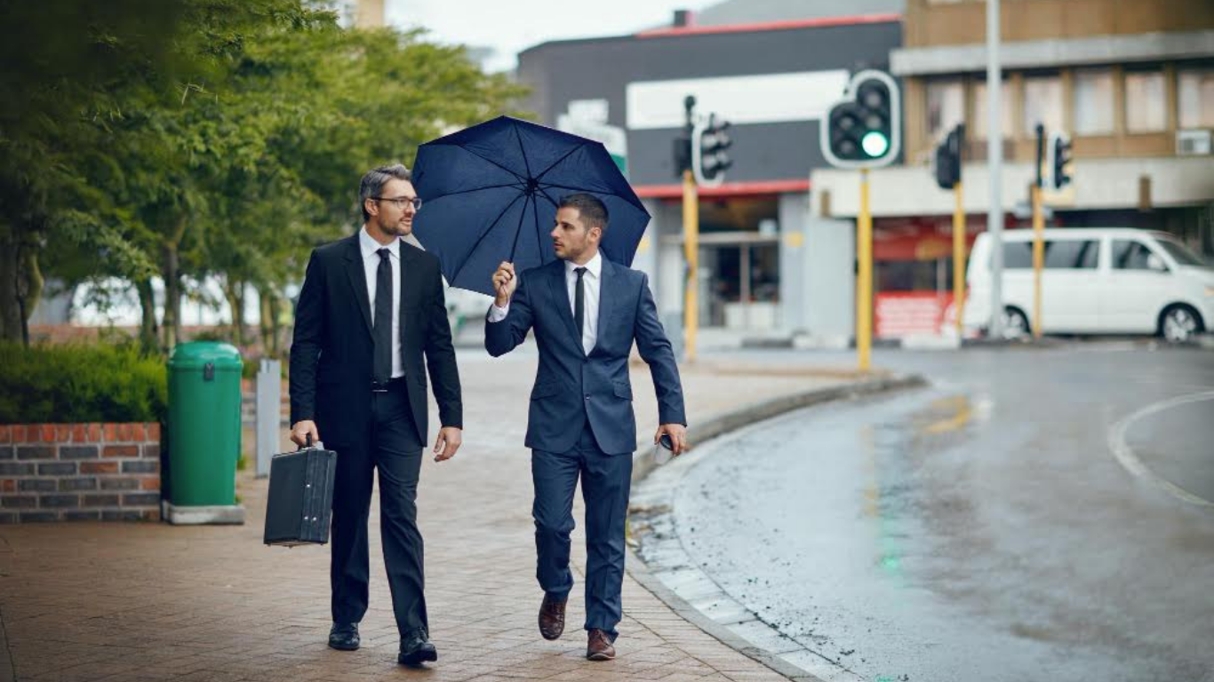 How Branded Umbrellas Strengthen Brand Recall During Daily Commutes