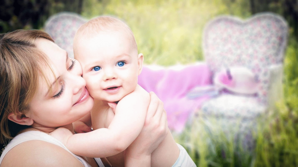 Balancing Business Responsibilities with Parenthood (IMAGE SOURCE: https://pixabay.com/photos/mother-child-family-portrait-mom-3389671/)