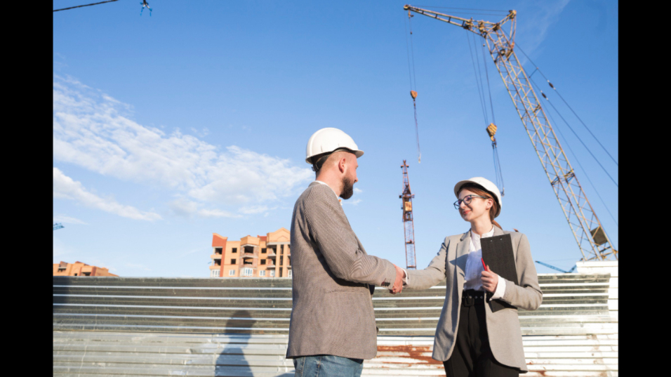 What procurement strategies help contractors balance cost, quality, and project timelines