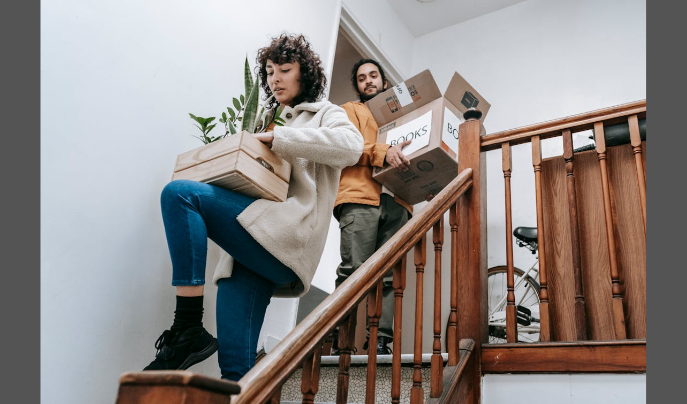 Financial Checklist for Americans Relocating to Canada. (Image credit: Pexels Photo by Blue Bird)