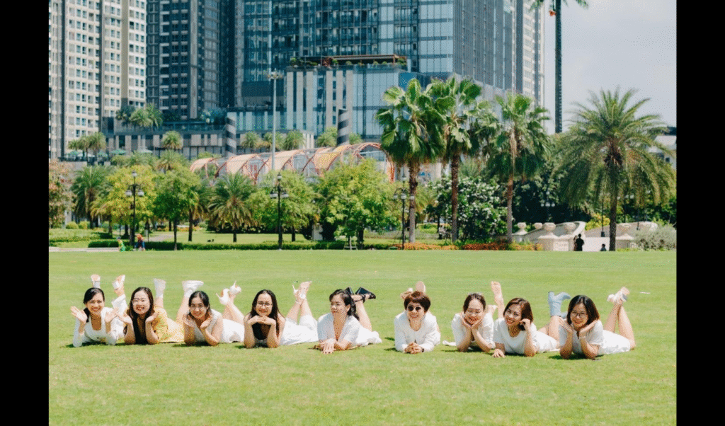 Team Building, But Make It Funny Trip Ideas Everyone Will Love. (IMAGE SOURCE: https://pixabay.com/photos/landscape-outdoor-park-green-7596241/)