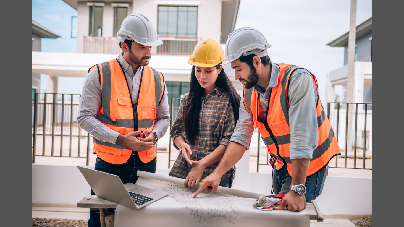 How To Choose Contractor Insurance In High-Risk Florida Areas. (Image credit: Magnific)