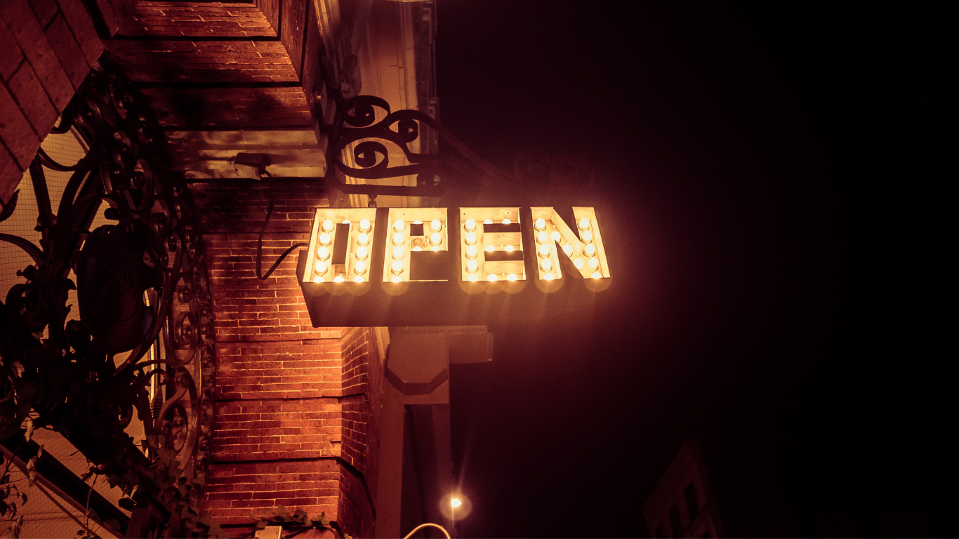 How Independent Record Stores Survive in the Age of Streaming. (Image credit: Magnific)
