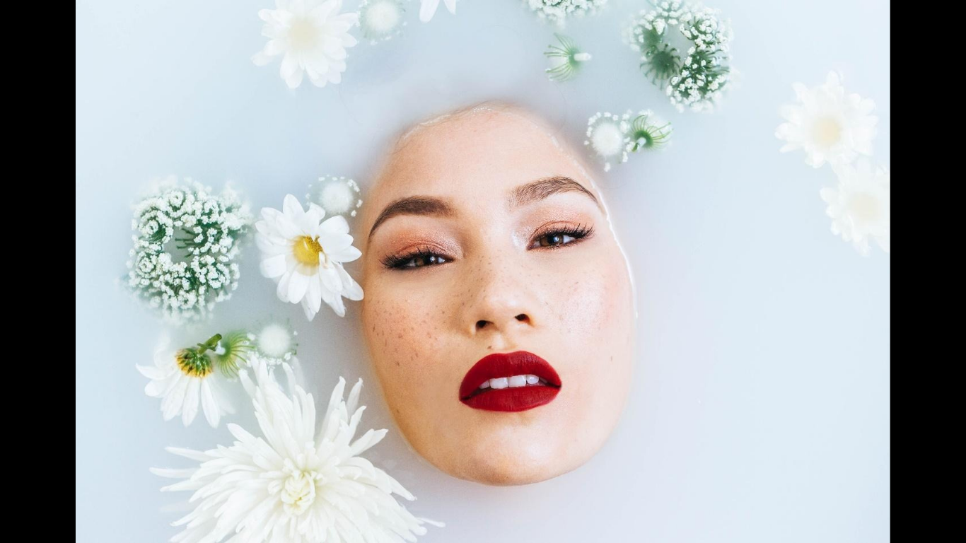 The Global Consumer Shift Toward Subtle Aesthetic Enhancements. (IMAGE SOURCE: https://pixabay.com/photos/woman-bath-beauty-face-model-2498668/)