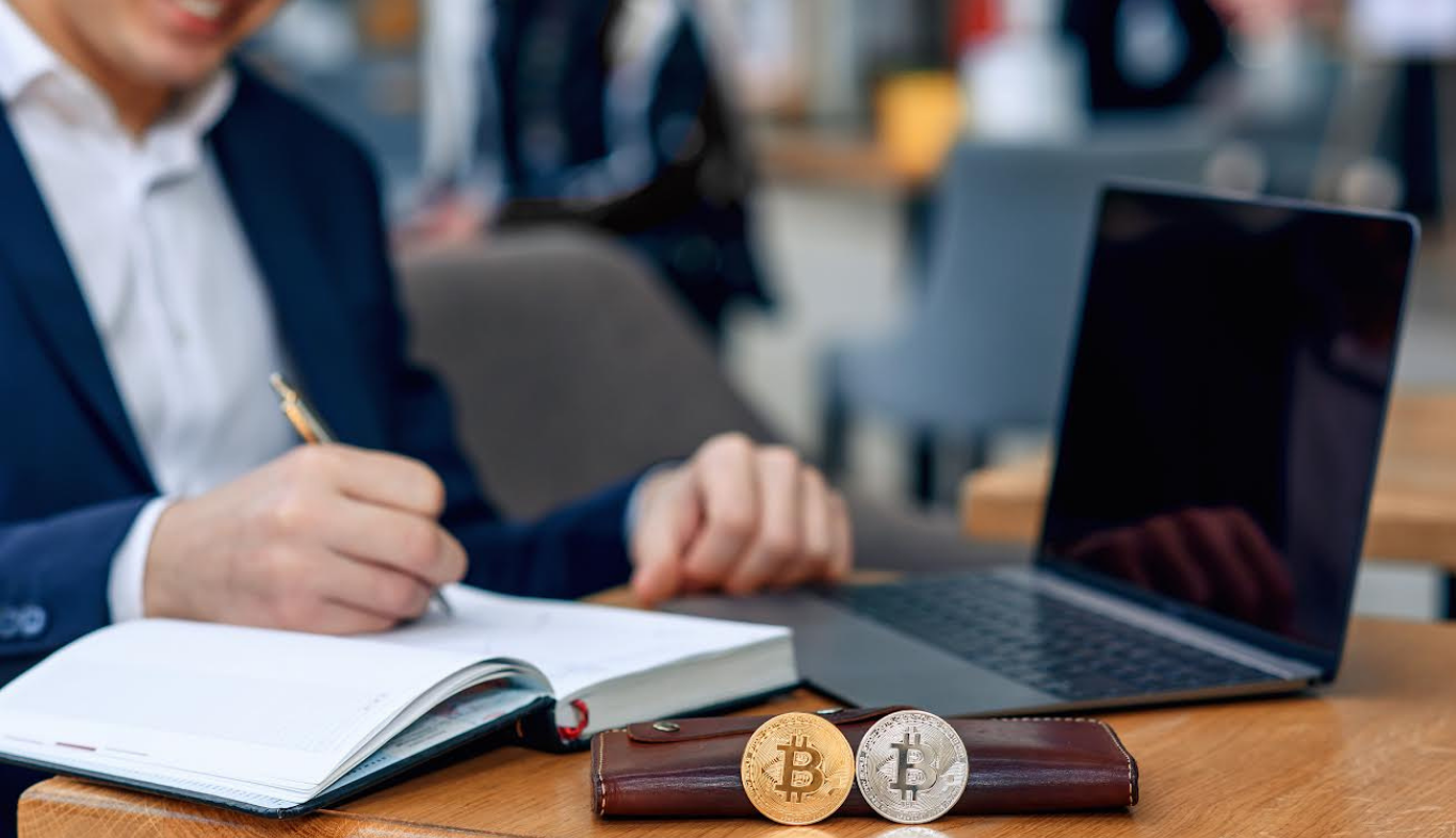 Visa and Brale Explore Stablecoin Settlement for Institutional Payments. https://www.magnific.com/premium-photo/businessman-works-his-workplace-with-notebook-laptop-makes-business-plan_7022240.htm#fromView=search&page=1&position=23&uuid=e0291a5b-395e-493e-9ef4-590976082fa3&query=+stablecoin+settlement+for+institutional+payments