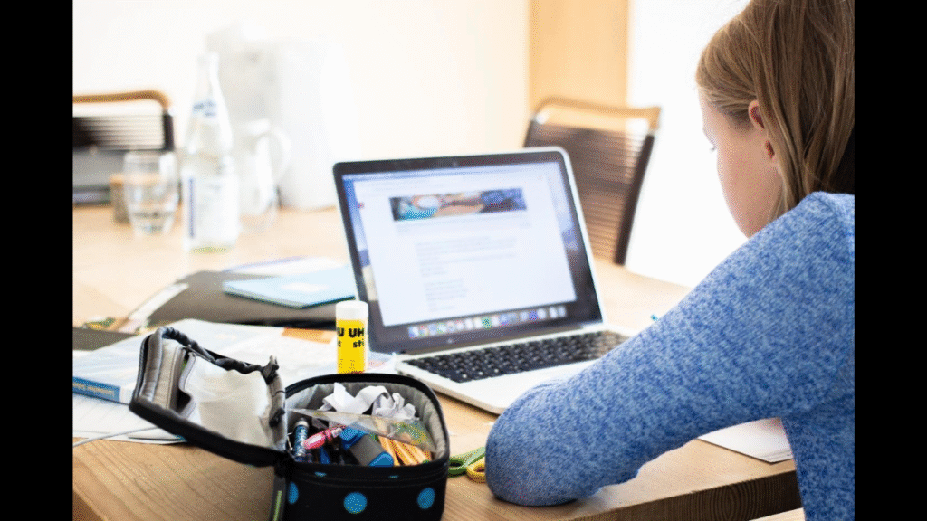 Why Future-Proofing Teams Requires Continuous Learning. ( IMAGE SOURCE: https://pixabay.com/photos/girl-laptop-school-supplies-student-5662435/)