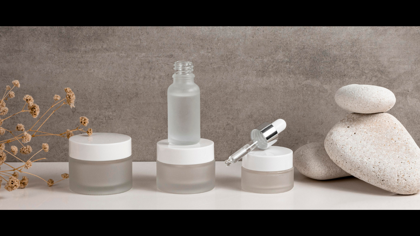 Violet glass packaging as a quiet margin lever for beauty brands. (Image Credit: Magnific)