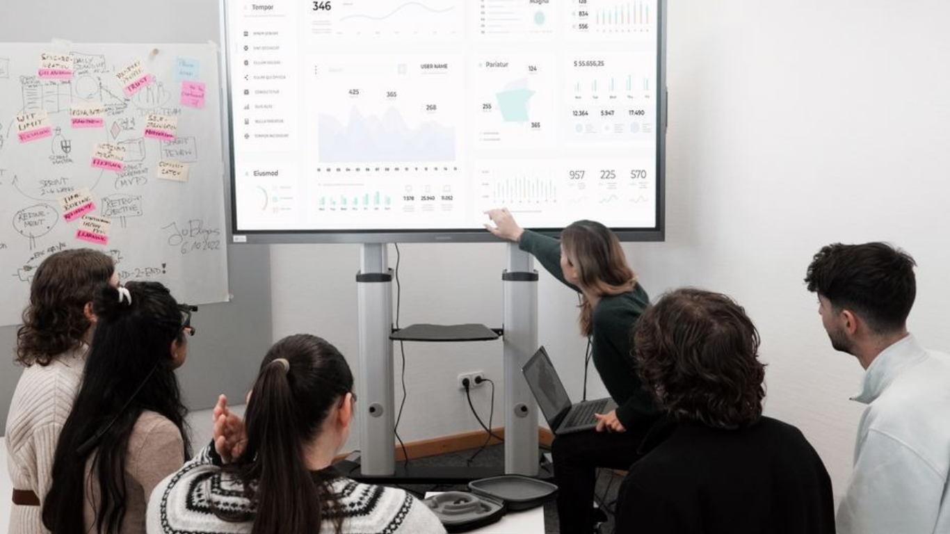 How Business Intelligence Leadership Shapes Better Decisions. (Image Credit: Pexels)