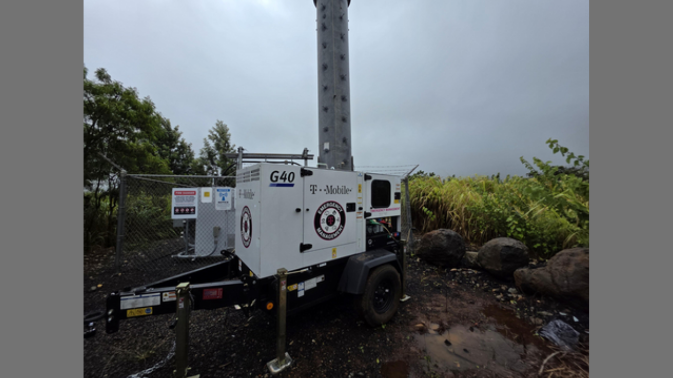 T‑Mobile teams deploying portable generators in Hawaii for Storm Lala. (Image Credit: Business Wire)