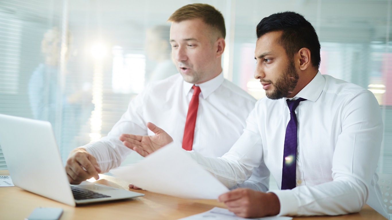 Who Should Consider The Decision To Set Up A Limited Company UK. (Image Credit: Magnific)