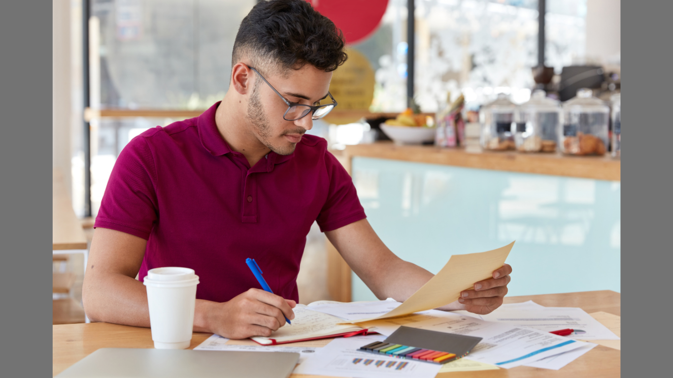 6 Questions That Can Help Measure Your Financial Literacy. (Image Credit: Magnific)