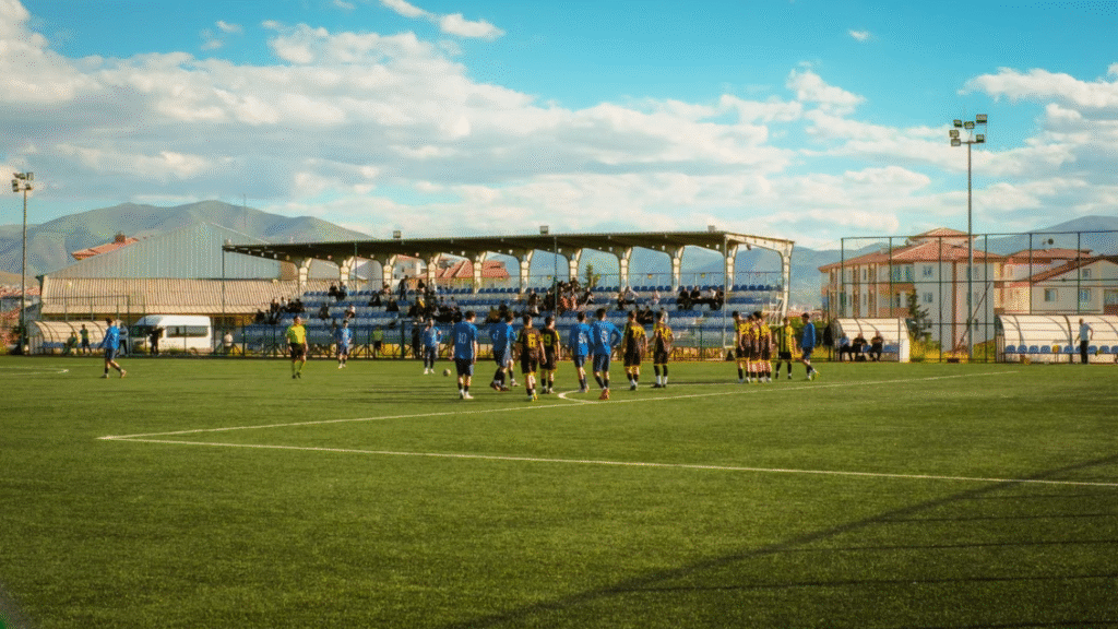 Business Benefits of Investing in Custom Football Team Apparel. (IMAGE SOURCE: https://www.pexels.com/photo/amateur-soccer-match-in-malatya-39222199/)