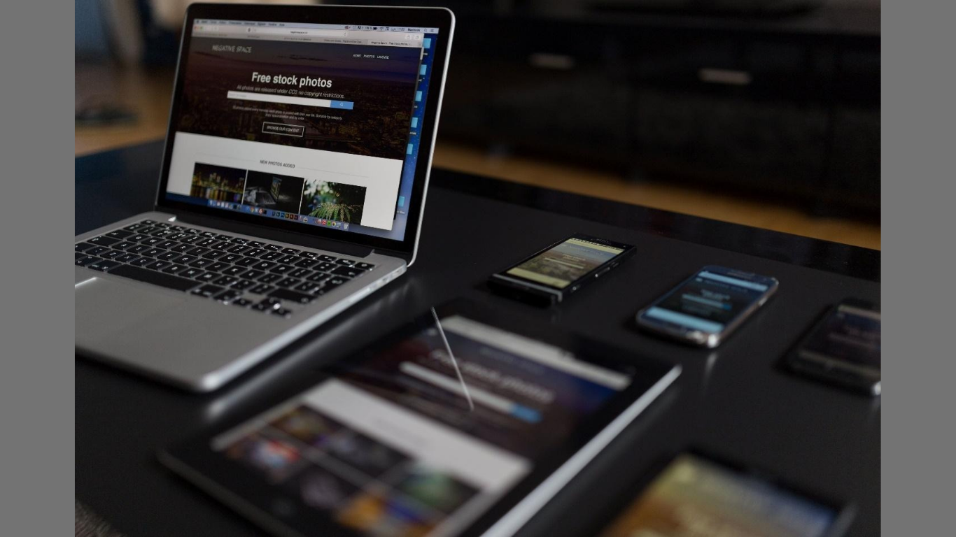 Common Domain Transfer Mistakes Businesses Should Avoid. ( IMAGE SOURCE: https://www.pexels.com/photo/iphone-dark-notebook-pen-34140/)