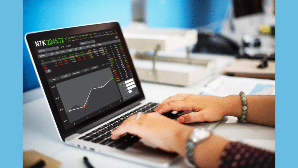 Key Steps to Assessing a Forex Broker Before Funding a Live Account (Image Courtesy: rawpixel.com on Magnific)