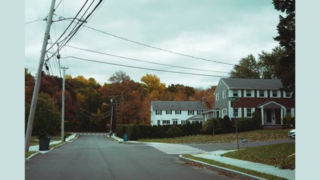 Global Investors Track U.S. All-Cash Housing Deals as Key Economic Indicator (Photo by Eilis Garvey on Unsplash)