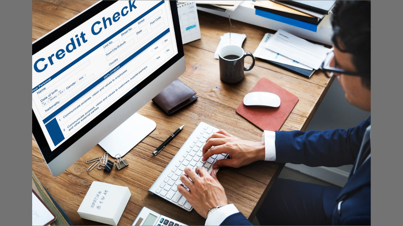 Rebuilding Credit After a Financial Setback. (Image Credit: Magnific)