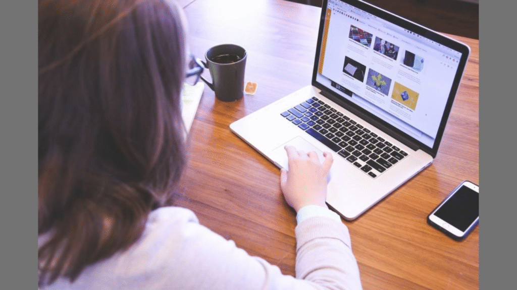 Why an MBA in Human Resources Online Can Change Your Career Path. (Source: Pexels)