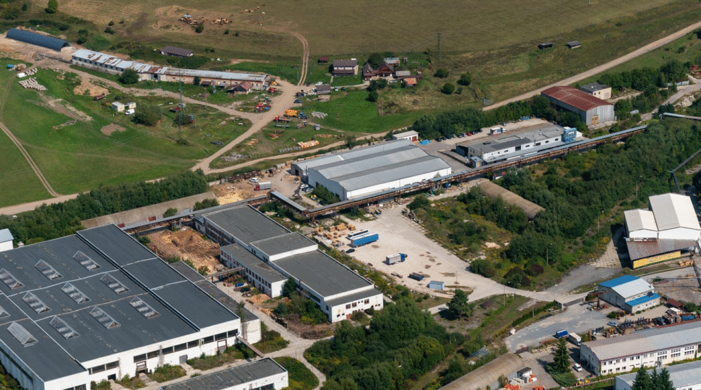 How Flexible Industrial Buildings Can Reduce Expansion Risk. (Image Credit: Magnific)