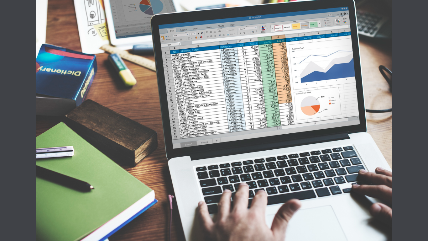 How to Know It’s Time to Upgrade Your Small Business Accounting System (Image Courtesy: rawpixel.com on Magnific)
