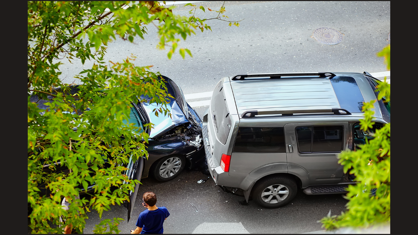 What Should You Know Before Hiring a Lawyer for Rollover Accident Injuries (Image Courtesy: halayalex on Magnific)